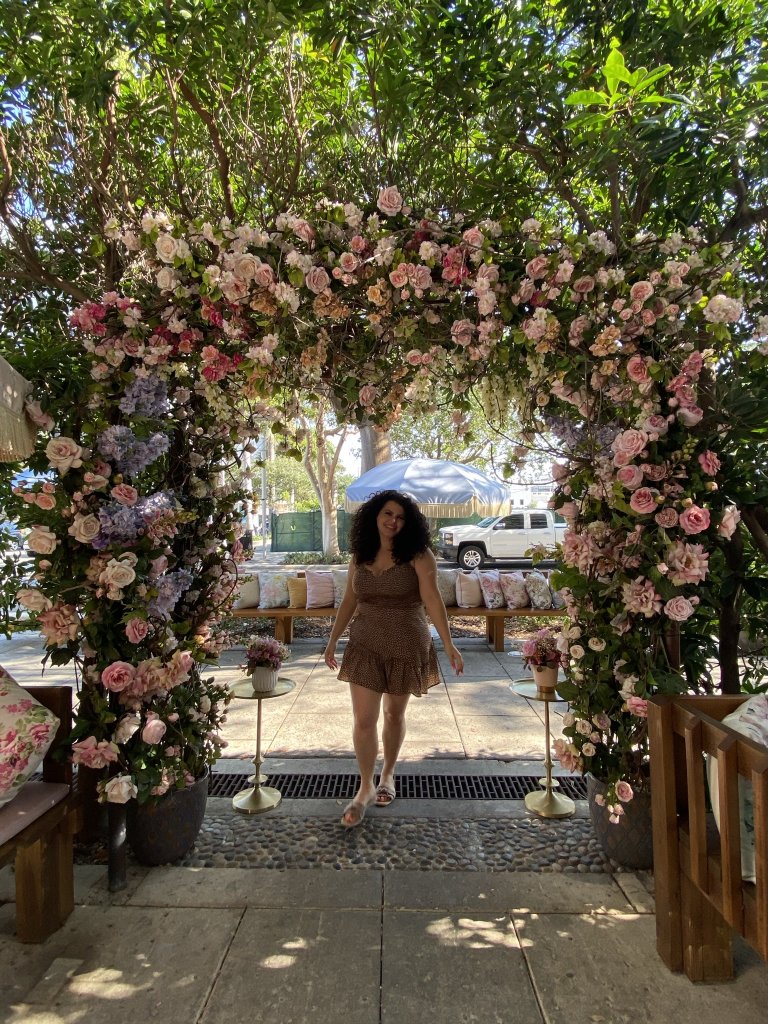 rose entrance for little hen in downtown Miami Florida